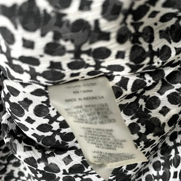 SIONI | Black and White Cold Shoulder Ruffle Trim Layered Poncho Top Size M - Picture 6 of 6